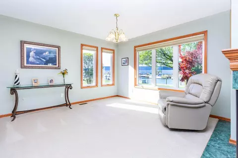 Living - 10438 St John, Algonac, MI 48001 photo 3 of 5