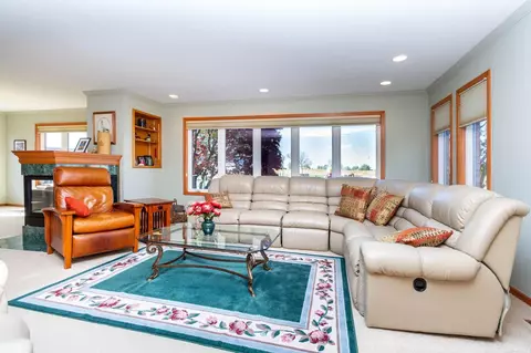 Living - 10438 St John, Algonac, MI 48001 photo 1 of 5