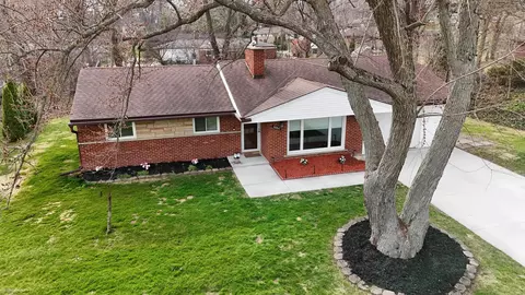 28357 New Castle, Farmington, MI 48331