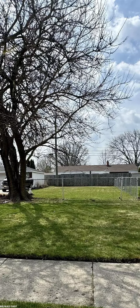 0 Port, Saint Clair Shores, MI 48082