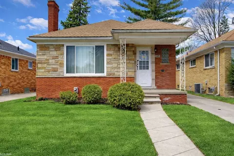 24091 Eastwood, Oak Park, MI 48237