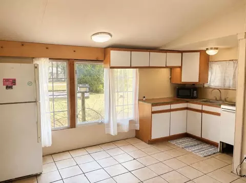 Kitchen - 4215 Oak Flts, Harrison, MI 48625 photo 2 of 3
