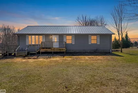 5139 Welch, Emmett, MI 48022