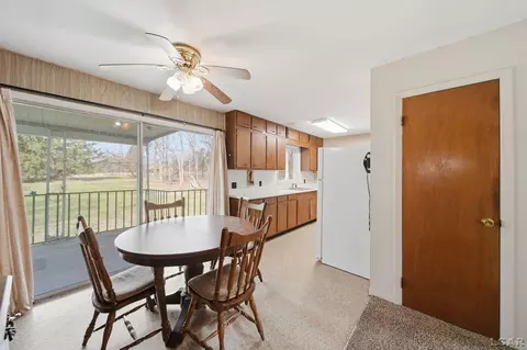 Dining - 1616 Mitchell, Adrian, MI 49221 photo 2 of 2