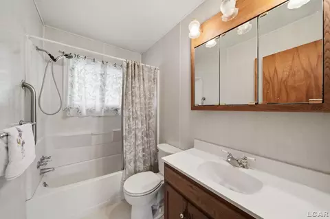Bath - 1616 Mitchell, Adrian, MI 49221 photo 1 of 1
