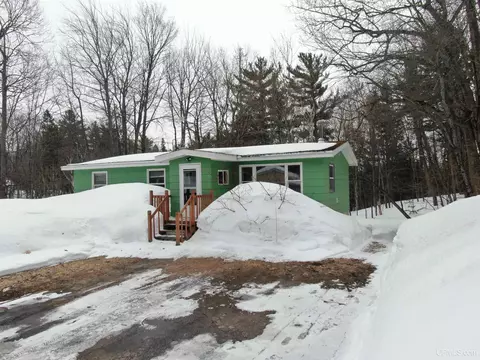 34 Horseshoe Lk, Negaunee, MI 49866
