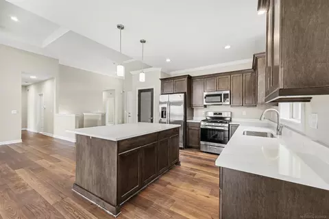 Kitchen - 56663 Via Nesso, Macomb, MI 48042 photo 2 of 2