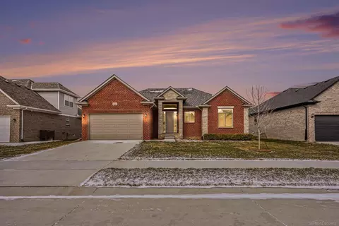 56663 Via Nesso, Macomb, MI 48042