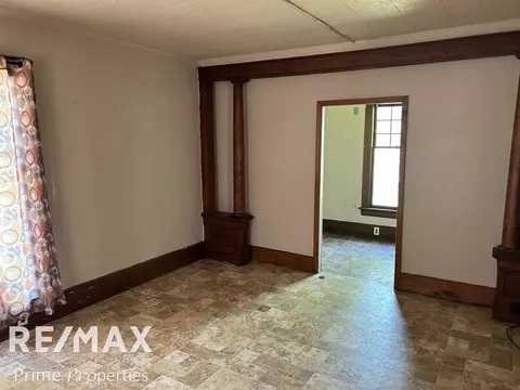 Living - 626 E 2nd, Flint, MI 48503 photo 3 of 7
