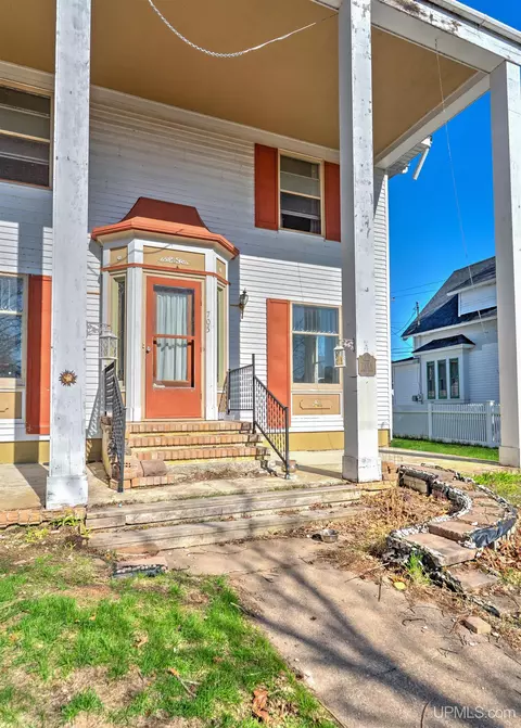 Exterior - 705 S 10th, Escanaba, MI 49829 photo 11 of 11