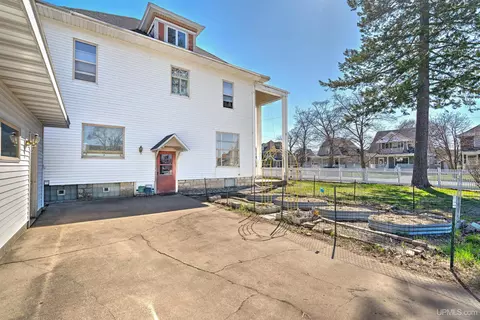 Exterior - 705 S 10th, Escanaba, MI 49829 photo 3 of 11