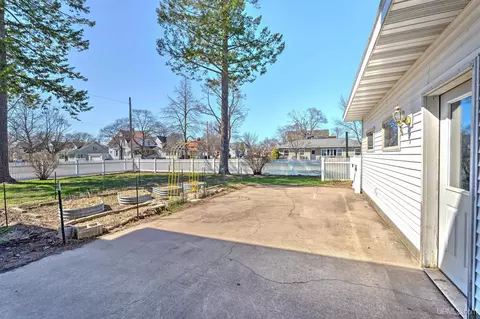 Exterior - 705 S 10th, Escanaba, MI 49829 photo 5 of 11