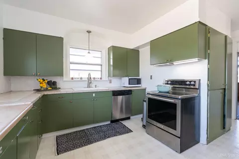 Kitchen - 705 S 10th, Escanaba, MI 49829 photo 1 of 3