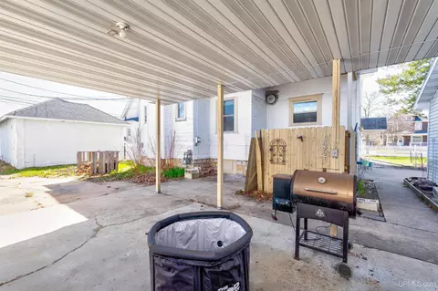 Exterior - 705 S 10th, Escanaba, MI 49829 photo 7 of 11