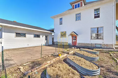Exterior - 705 S 10th, Escanaba, MI 49829 photo 4 of 11