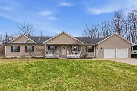 2041 W Pine Riv, Breckenridge, MI 48615