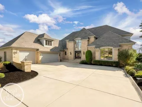 770 N Riverside, Saint Clair, MI 48079