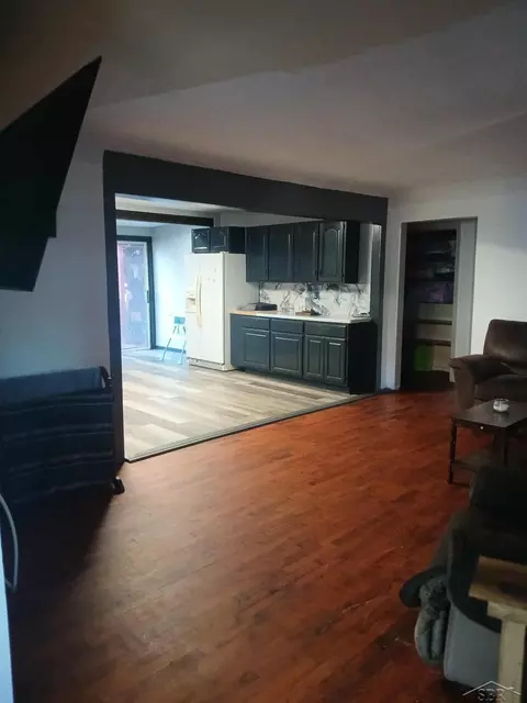 326 Burroughs, Flint, MI 48507 photo 4