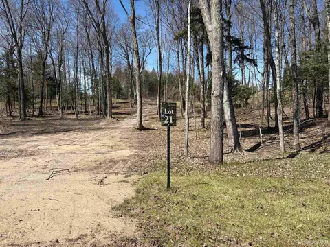 3421 Nuthatch, Marquette, MI 49855