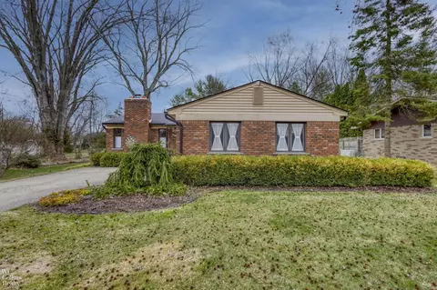 38370 Willowmere St, Harrison Township, MI 48045