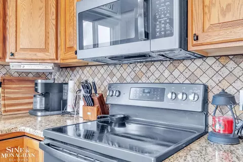 Kitchen - 354 Pheasant, Capac, MI 48014 photo 7 of 7