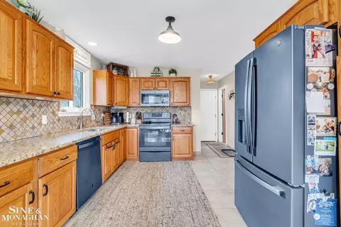 Kitchen - 354 Pheasant, Capac, MI 48014 photo 5 of 7