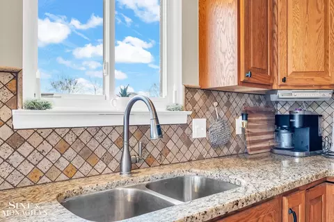 Kitchen - 354 Pheasant, Capac, MI 48014 photo 6 of 7
