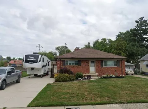 19451 Glenn, Roseville, MI 48066