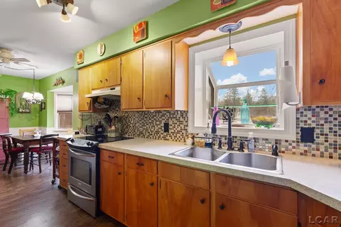Kitchen - 2798 E Munger, Tecumseh, MI 49286 photo 2 of 2