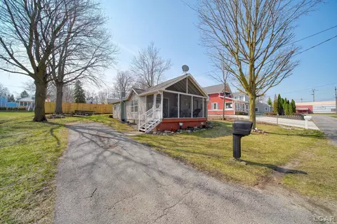 151 N Lakeview, Manitou Beach, MI 49253