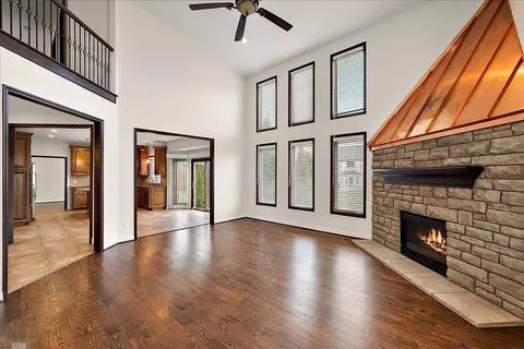 Living - 49312 Walnut Crk, Macomb, MI 48044 photo 7 of 9