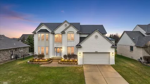 49312 Walnut Crk, Macomb, MI 48044