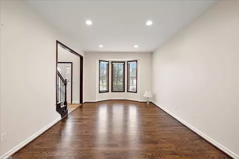 Living - 49312 Walnut Crk, Macomb, MI 48044 photo 3 of 9