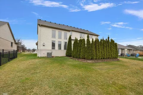 Exterior - 49312 Walnut Crk, Macomb, MI 48044 photo 5 of 7