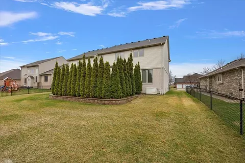 Exterior - 49312 Walnut Crk, Macomb, MI 48044 photo 4 of 7