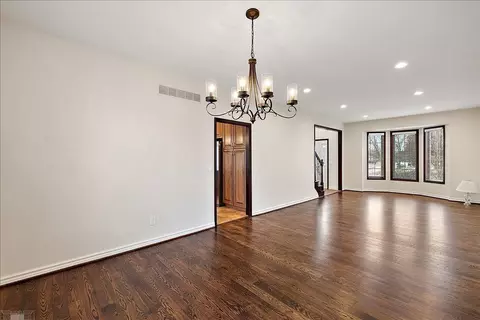 Living - 49312 Walnut Crk, Macomb, MI 48044 photo 4 of 9