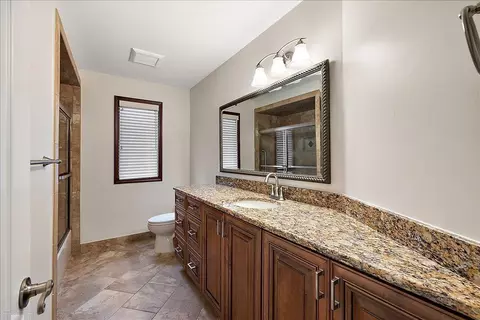Bath - 49312 Walnut Crk, Macomb, MI 48044 photo 5 of 6
