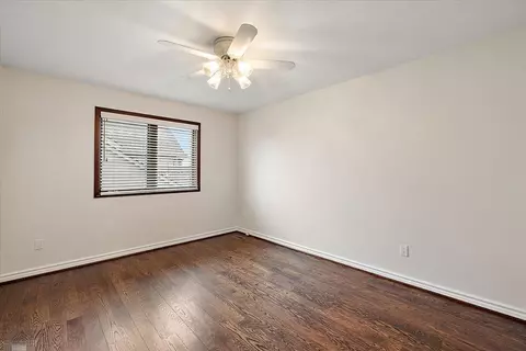 Bedroom - 49312 Walnut Crk, Macomb, MI 48044 photo 6 of 6