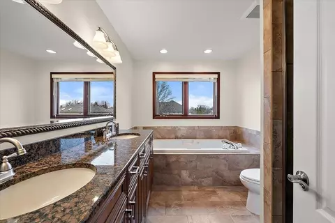 Bath - 49312 Walnut Crk, Macomb, MI 48044 photo 2 of 6