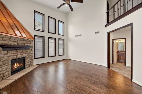 Living - 49312 Walnut Crk, Macomb, MI 48044 photo 6 of 9