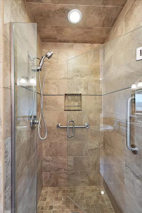 Bath - 49312 Walnut Crk, Macomb, MI 48044 photo 4 of 6