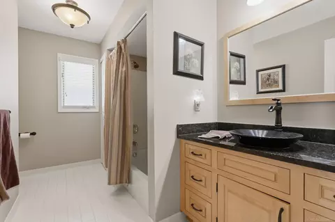 Bath - 49575 Willowood, Macomb, MI 48044 photo 2 of 4