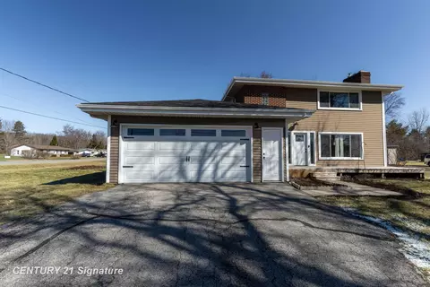 2251 E Stewart, Midland, MI 48640