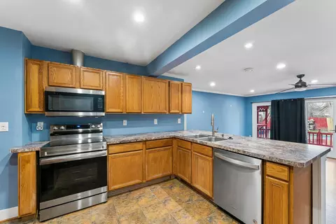 Kitchen - 720 Algonquin, Flint, MI 48507 photo 2 of 2