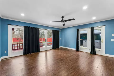 Living - 720 Algonquin, Flint, MI 48507 photo 3 of 5