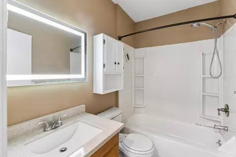 Bath - 720 Algonquin, Flint, MI 48507 photo 1 of 2