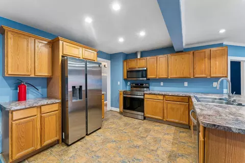 Kitchen - 720 Algonquin, Flint, MI 48507 photo 1 of 2