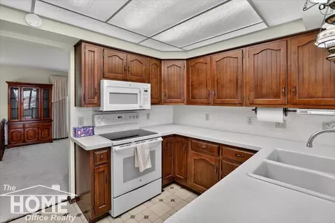 Kitchen - 4141 Copas, Owosso, MI 48867 photo 2 of 4