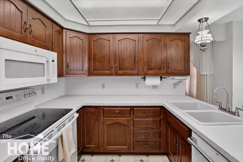Kitchen - 4141 Copas, Owosso, MI 48867 photo 3 of 4