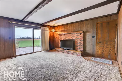 Living - 4141 Copas, Owosso, MI 48867 photo 3 of 4